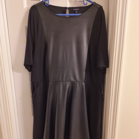 Skater Dress - Luxe Ponte Coated Black - Picture 2 of 10